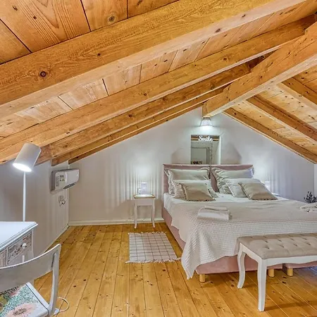 Jana With Balcony Stranici kod Lovreca