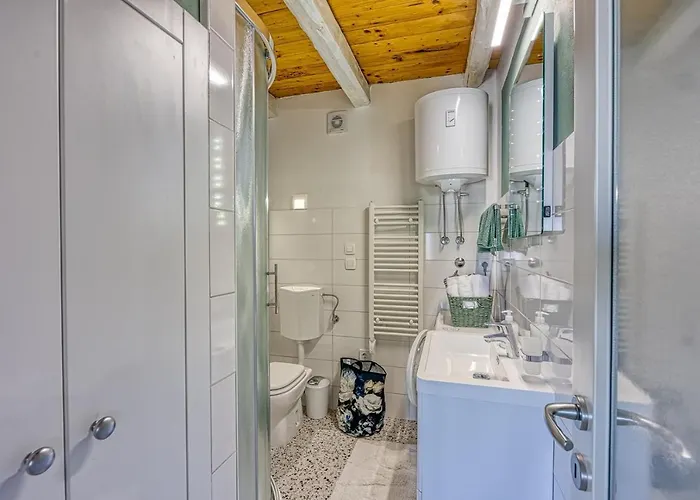 Jana With Balcony Apartment Stranici kod Lovreca