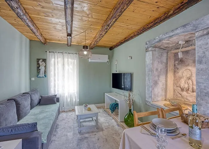 Apartment Jana With Balcony