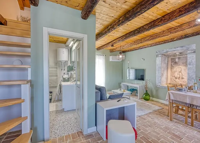 Jana With Balcony Stranici kod Lovreca