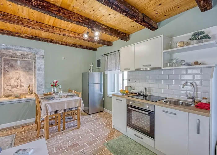 Apartment Jana With Balcony Stranici kod Lovreca